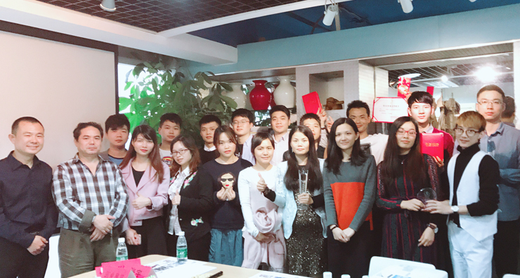 圓桌展覽團(tuán)隊(duì)風(fēng)采